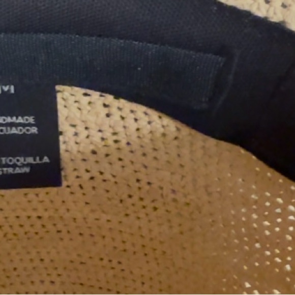 Women’s Artesano Yana packable hat, natural w/blk trim, adjustable, like new - Picture 11 of 12